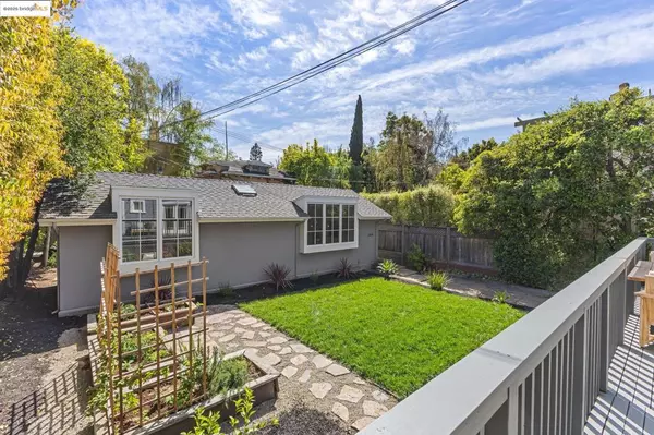 Berkeley, CA 94705,2946 Claremont Blvd