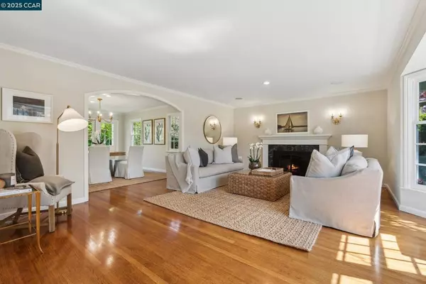 Moraga, CA 94556,33 Juniper Way