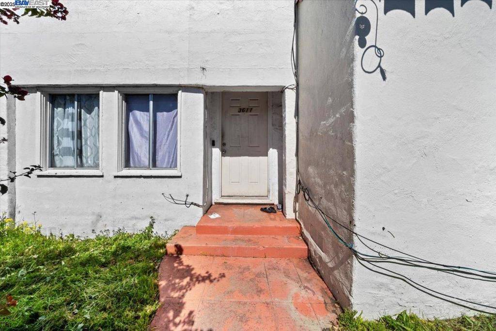 Oakland, CA 94619,3611 Loma Vista