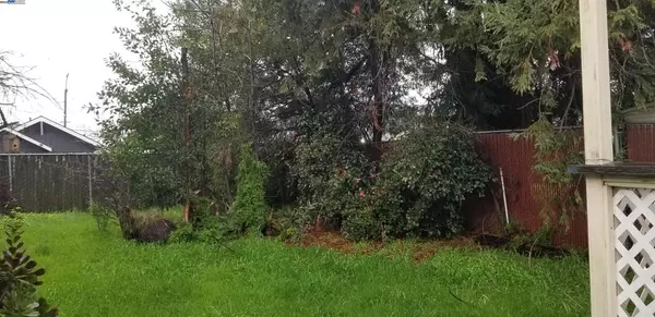 Oakland, CA 94605,Address not disclosed