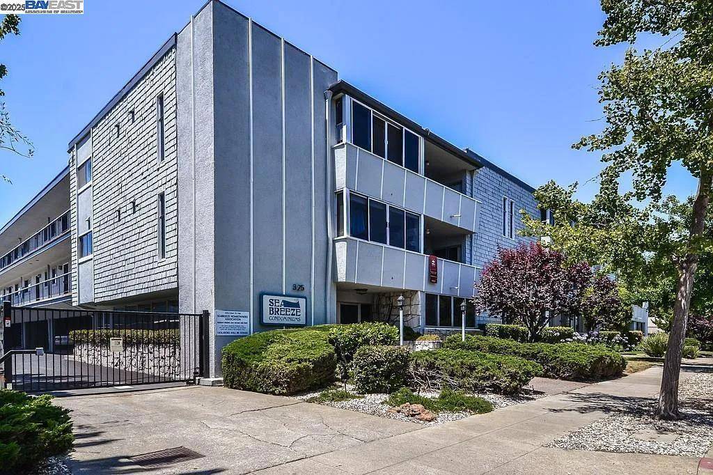 325 Kitty Hawk Rd #304, Alameda, CA 94501