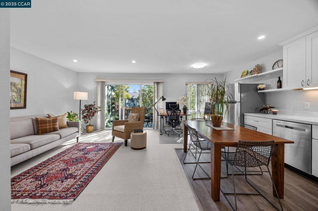 Concord, CA 94518,1036 Oak Grove Rd #24