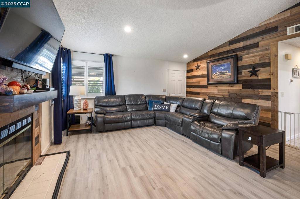 Vacaville, CA 95688,143 Limerick Place