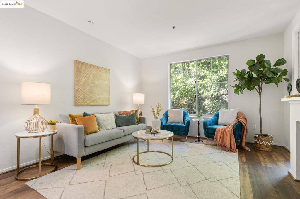 Oakland, CA 94618,260 Caldecott Ln #213