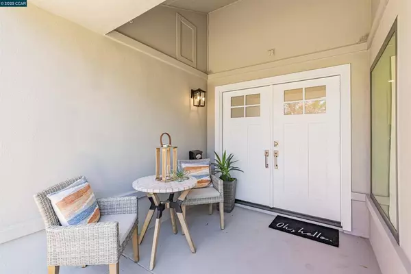 Walnut Creek, CA 94595,2340 Tice Creek Dr #2