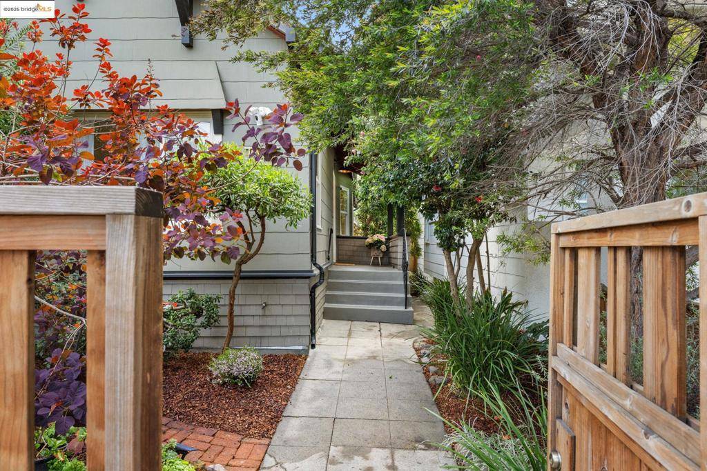 Oakland, CA 94608,841 53Rd St
