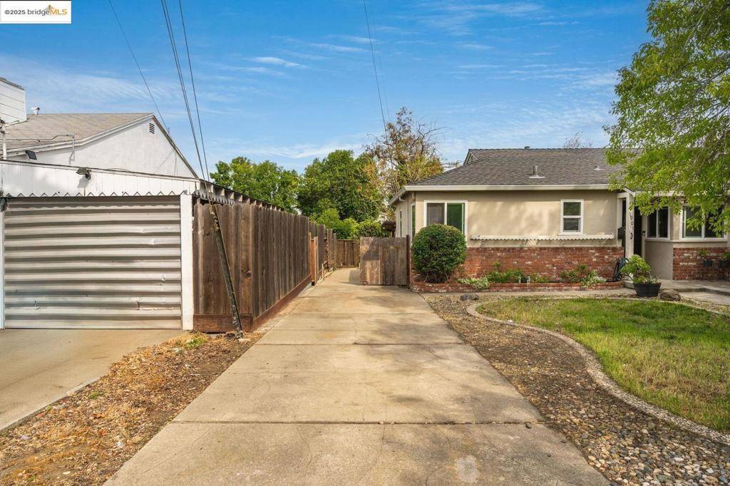 Antioch, CA 94509,1901 Woodland DR