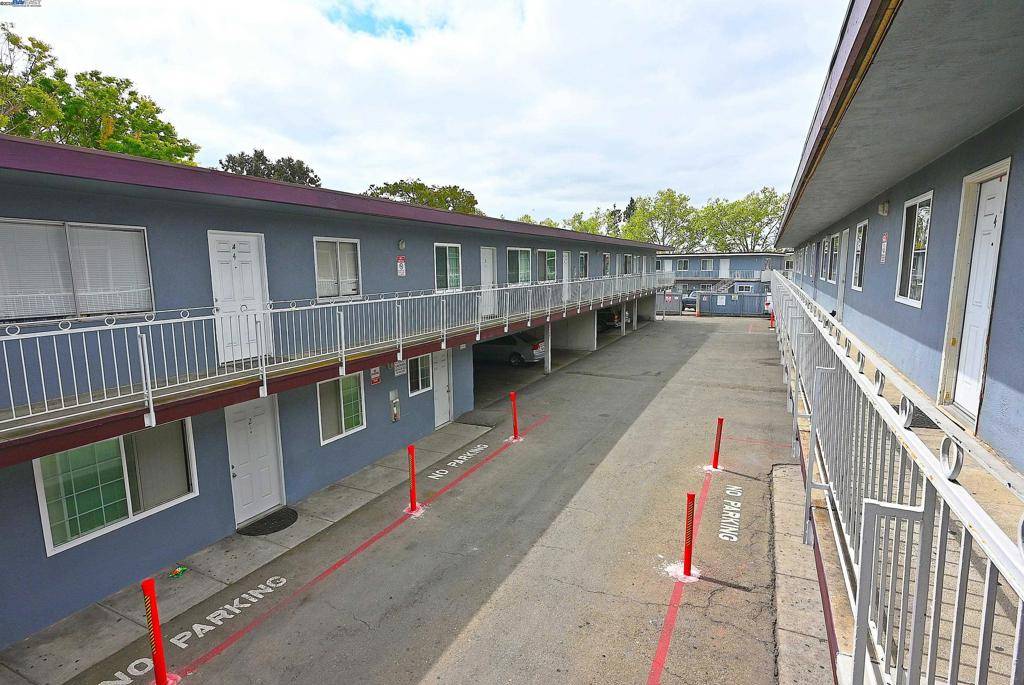 Hayward, CA 94544,27813 Leidig Ct