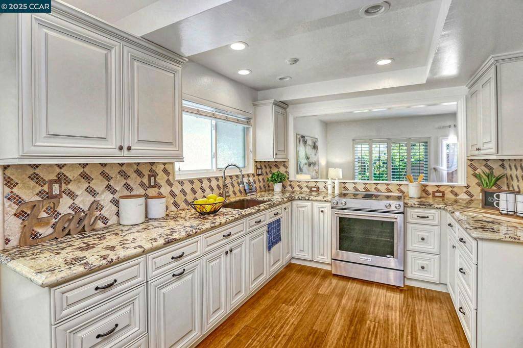 San Mateo, CA 94404,978 Shoal Dr