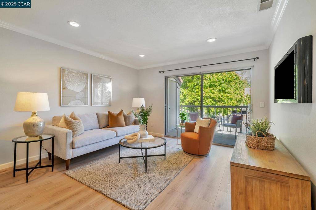 1324 Chateau Cmn #204, Livermore, CA 94550