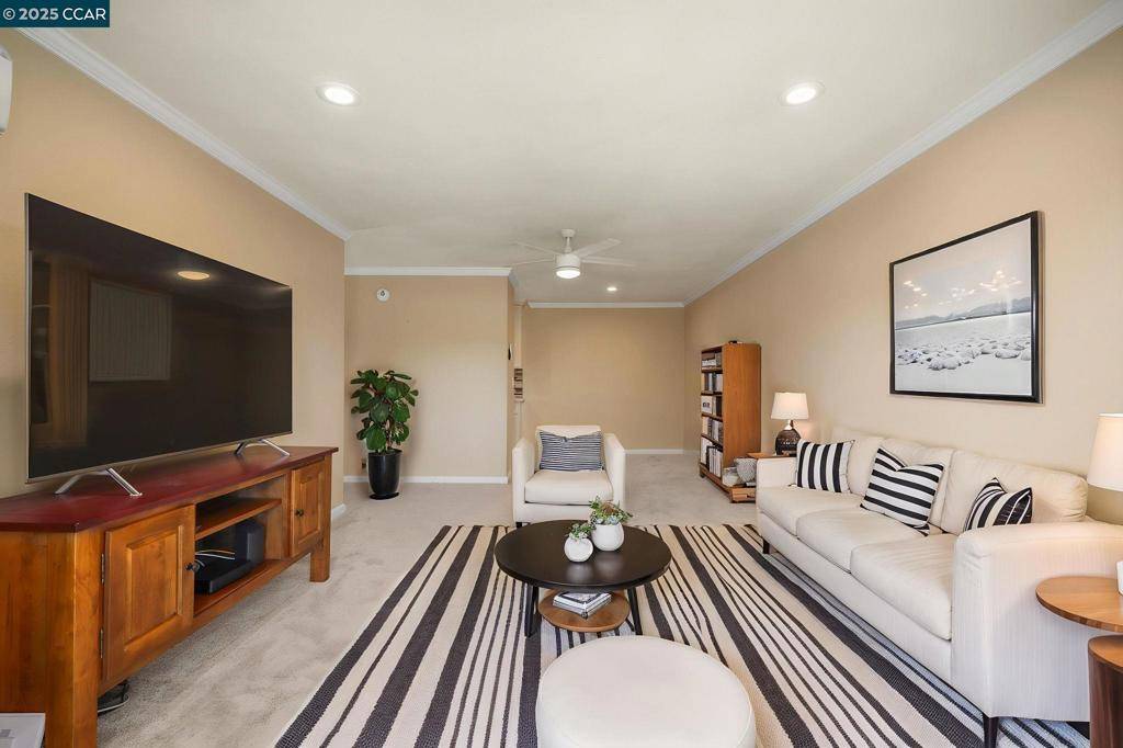 Concord, CA 94521,4081 Clayton Rd #328
