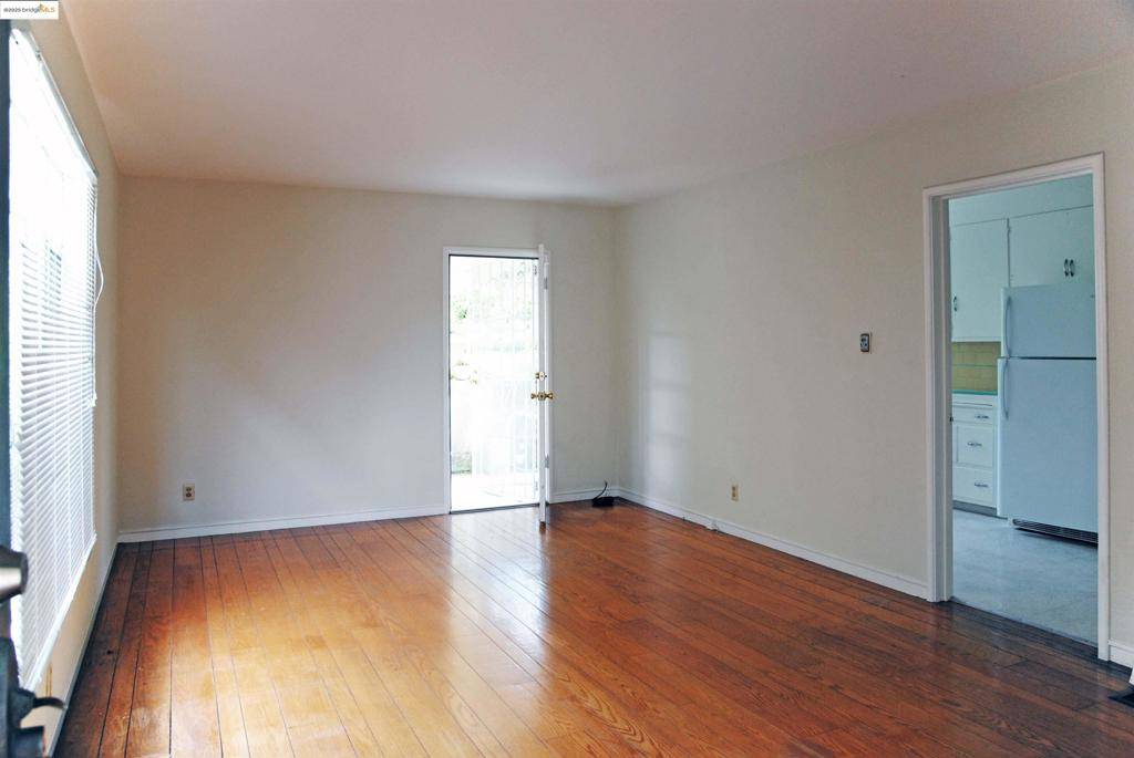 Oakland, CA 94606,521 Athol Ave