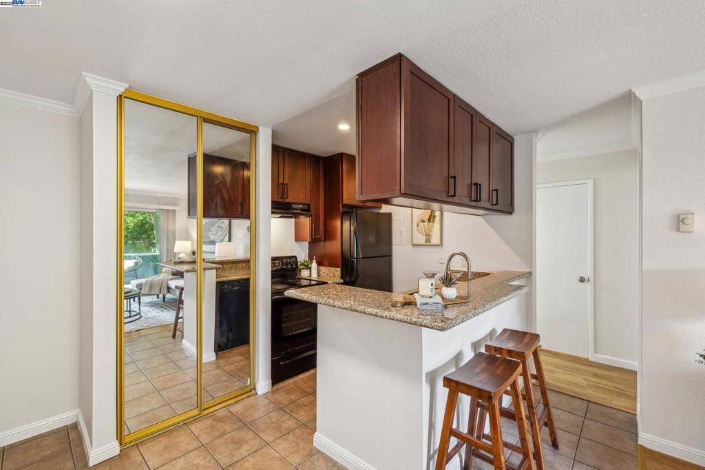 San Bruno, CA 94066,141 Piccadilly Pl #B
