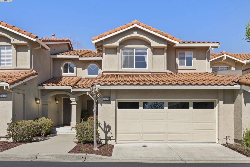 20050 Summercrest Dr, Castro Valley, CA 94552