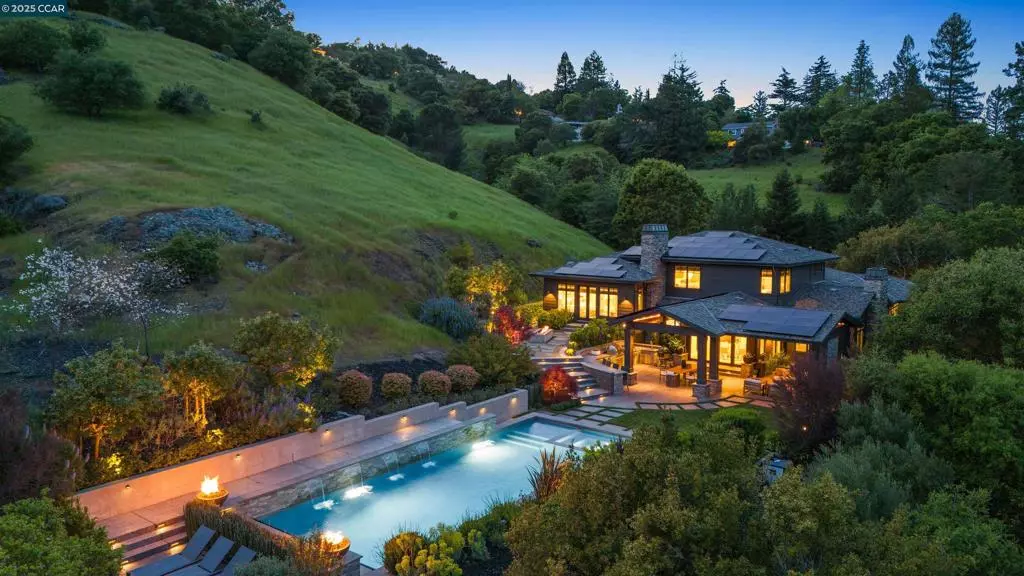 38 Valley View Dr, Orinda, CA 94563