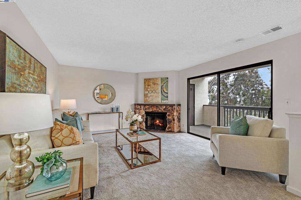 Hayward, CA 94546,21109 Gary Dr #209