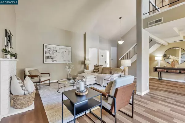 Walnut Creek, CA 94598,102 Northcreek Cir