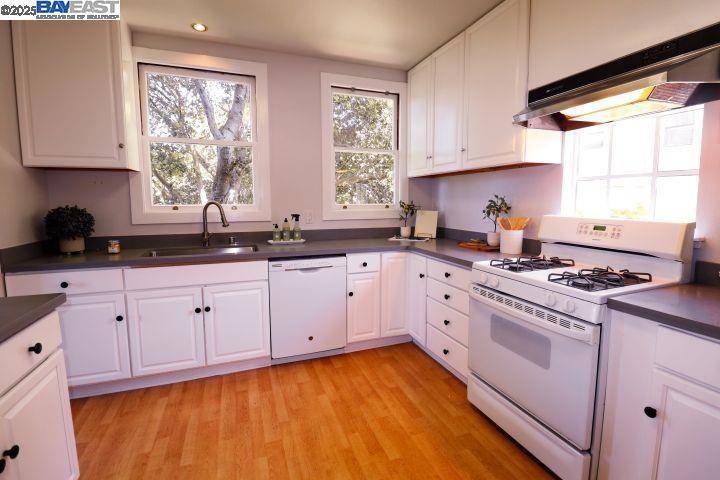 Oakland, CA 94602,828 Everett Ave
