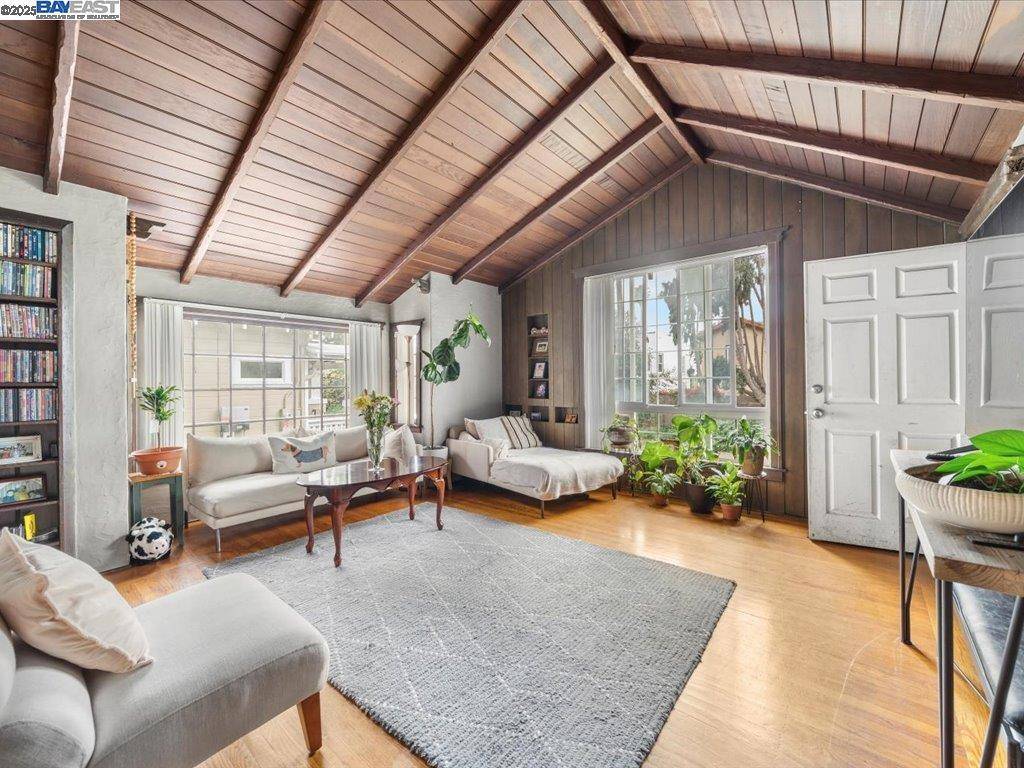 Oakland, CA 94602,2550 Pleasant St