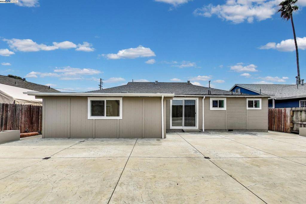 Hayward, CA 94542,370 CARSON DR