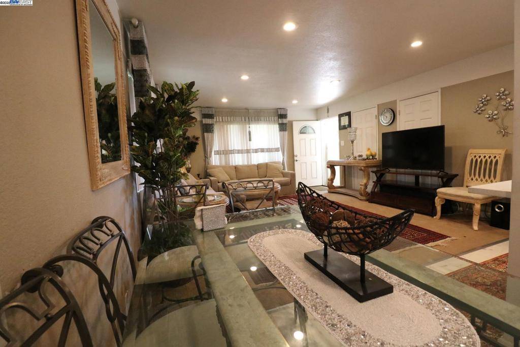 Alameda, CA 94502,812 Island Drive