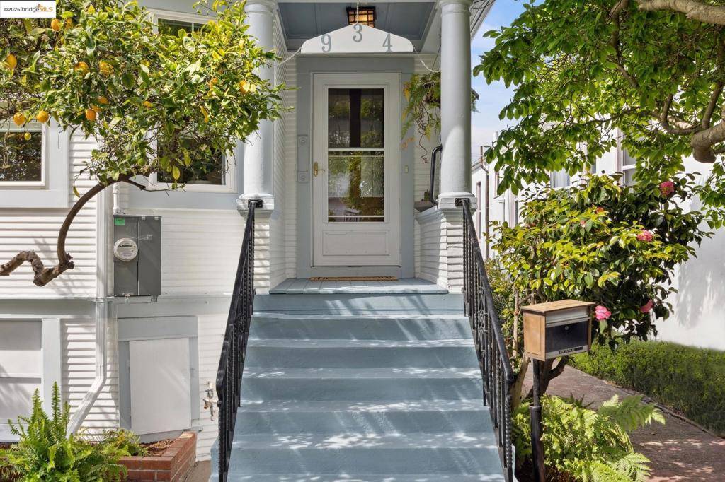 Oakland, CA 94608,934 56Th St