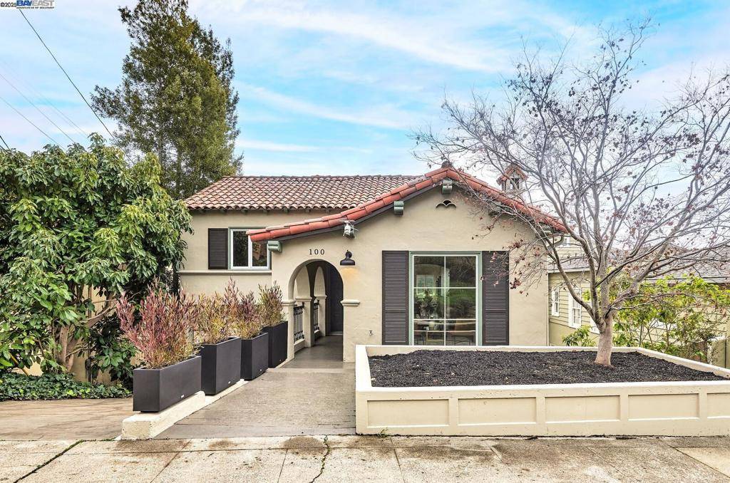 Oakland, CA 94618,100 Sonia St.