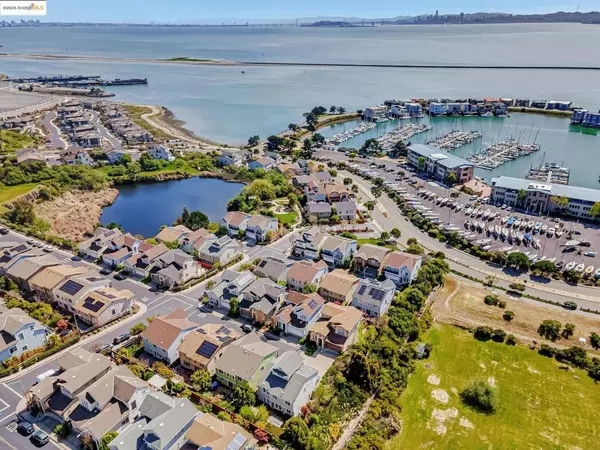 Richmond, CA 94801,104 Seacliff Court
