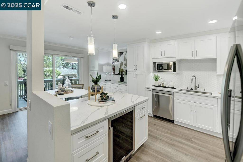 1459 Rockledge Ln #4, Walnut Creek, CA 94595