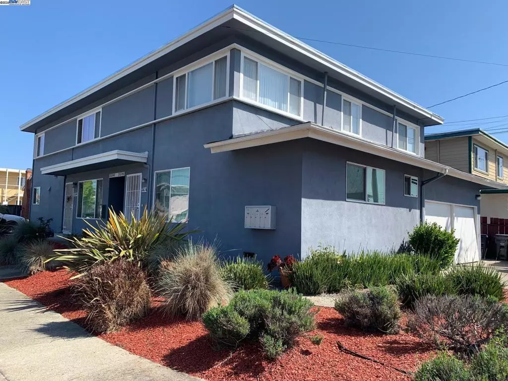 Castro Valley, CA 94546,20240 Wisteria St