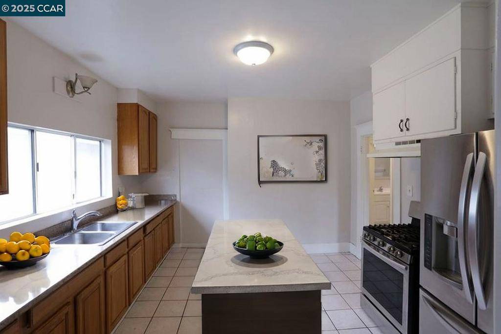 Berkeley, CA 94703,1538 Ashby Ave