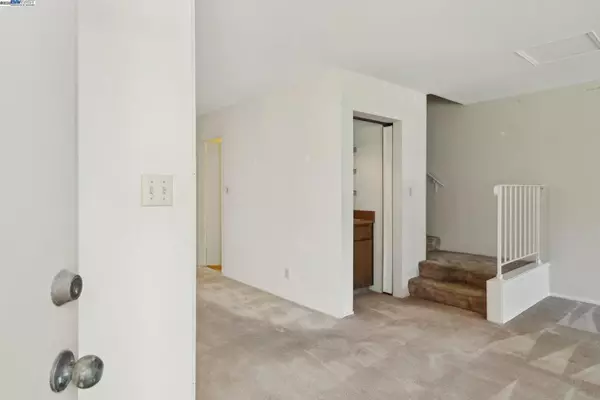 Alameda, CA 94502,3409 Catalina Ave