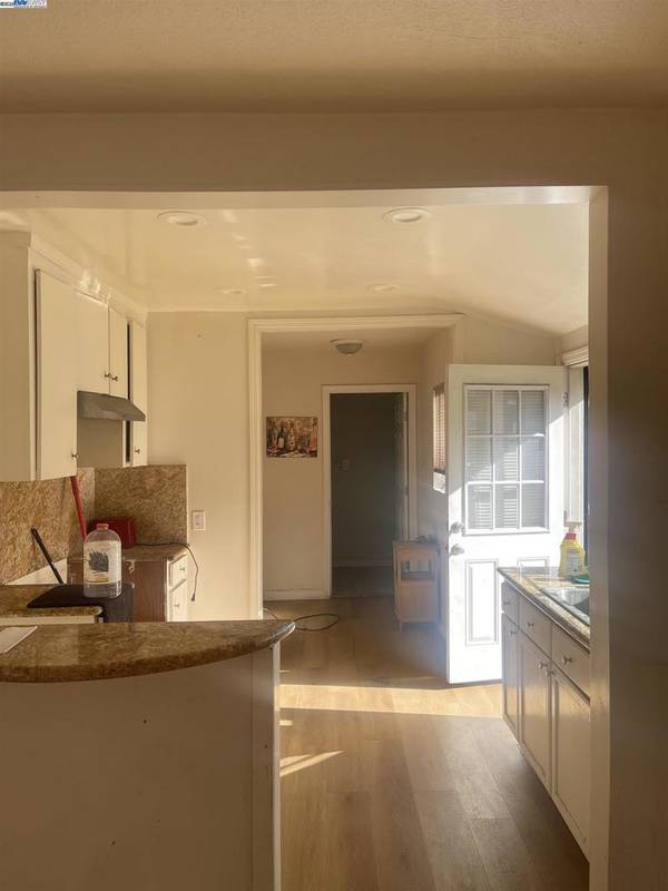 Oakland, CA 94603,1342 105th