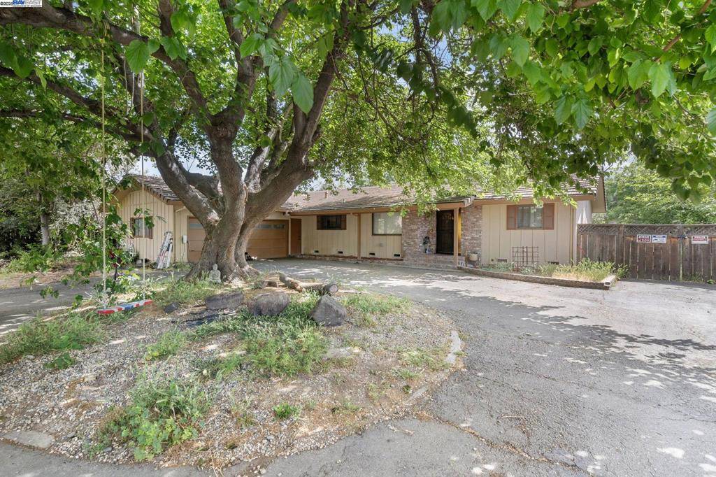 Tracy, CA 95376-9677,550 N CORRAL HOLLOW