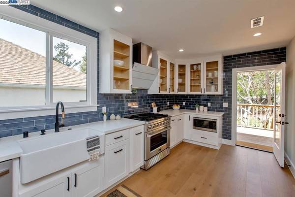 Oakland, CA 94602,2914 Georgia St