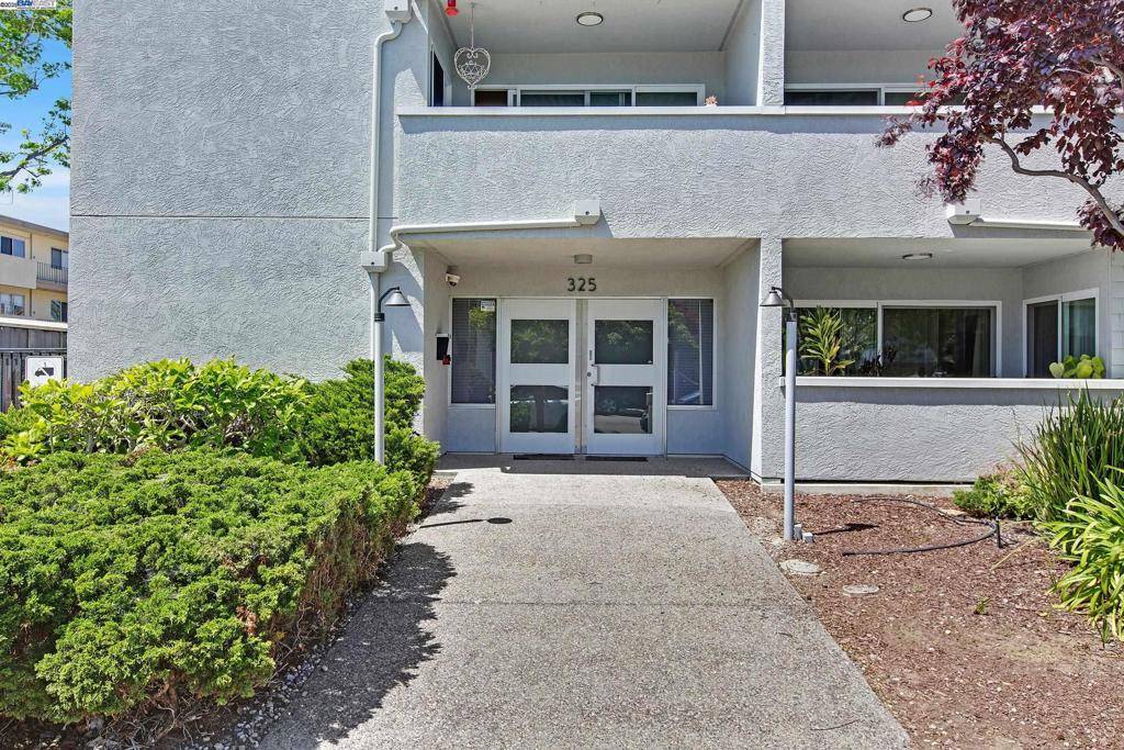 Alameda, CA 94501,325 Kitty Hawk Rd #212