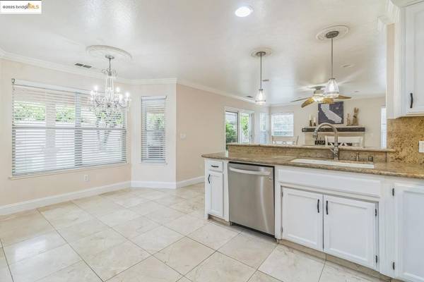 Turlock, CA 95382,851 Whispering Pines DR