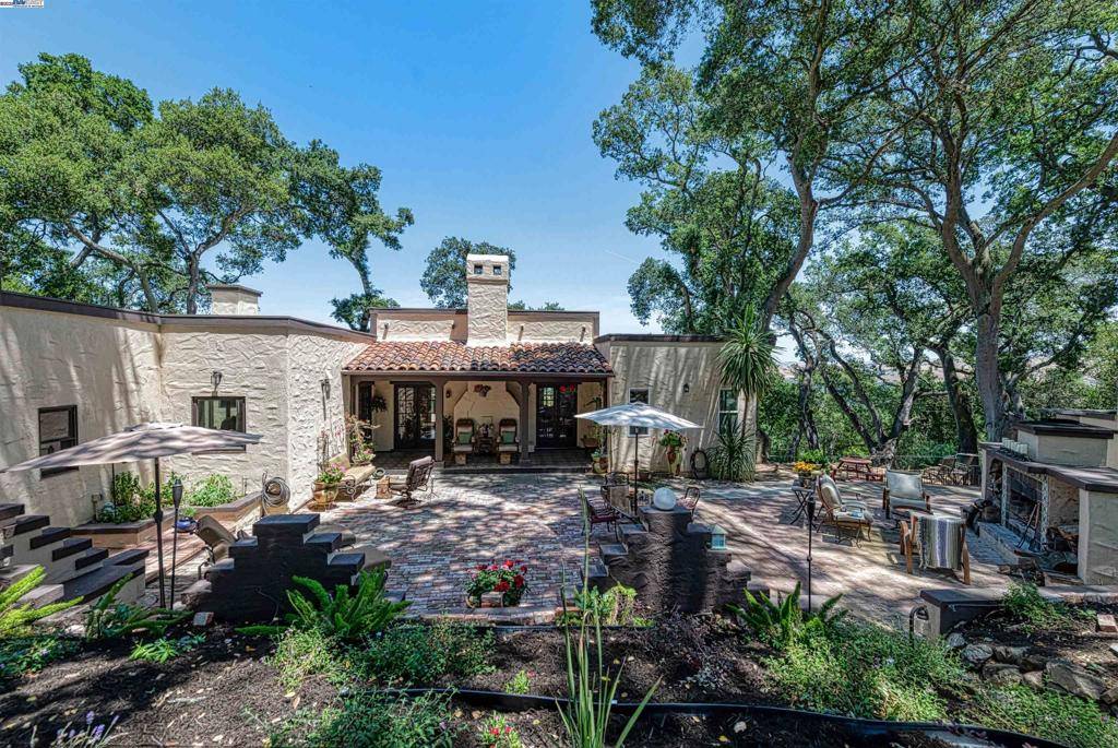20 Fairway Lane, Pleasanton, CA 94566