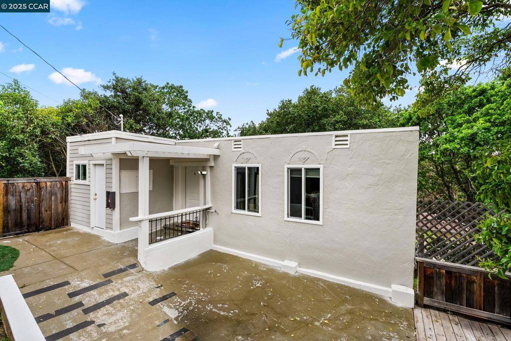 Martinez, CA 94553,2220 S Crest Ave