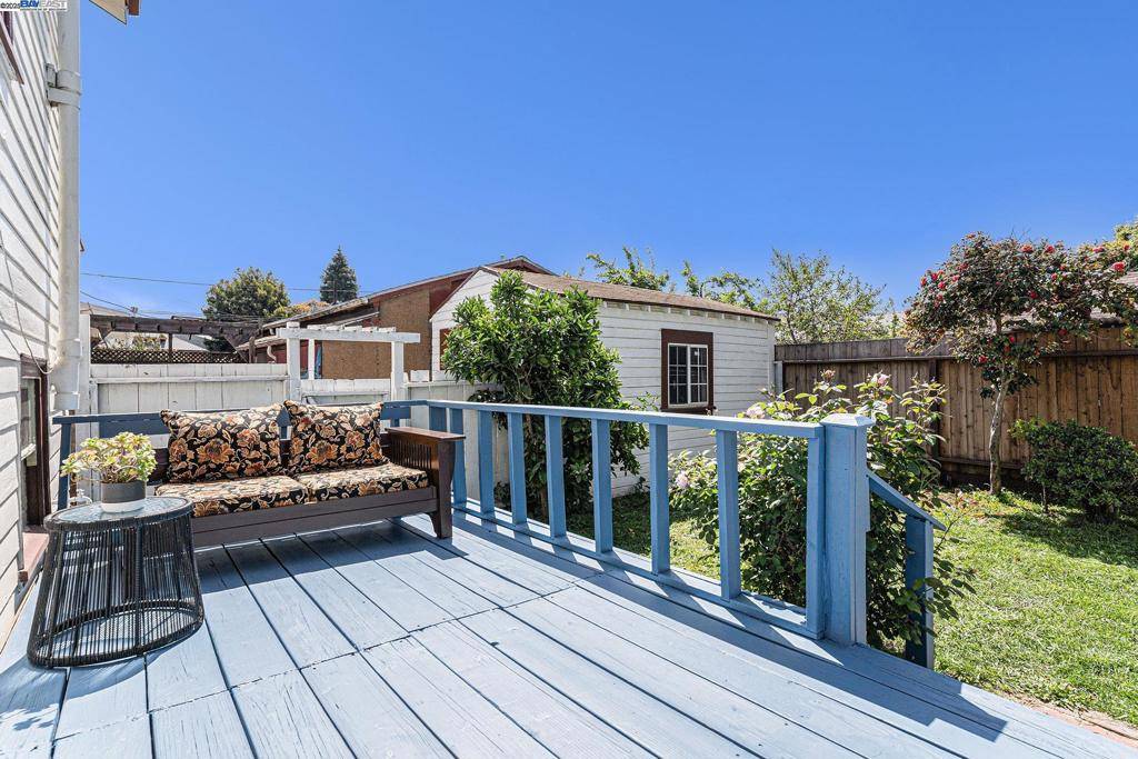 Alameda, CA 94501,2210 Clement Ave