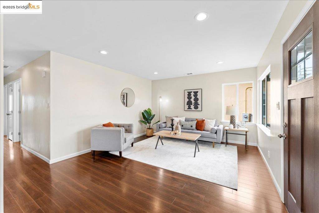 Berkeley, CA 94710,2208 6Th St