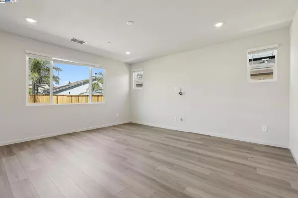 Antioch, CA 94509,5204 Cardinal Court
