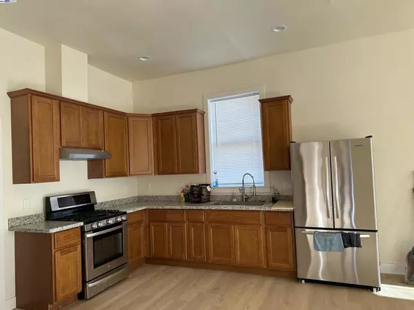 Oakland, CA 94606,1130 E 11Th St