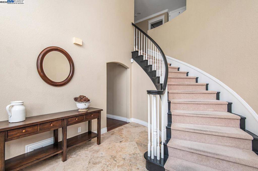 Pleasanton, CA 94566,3907 Arrowwood Ct.