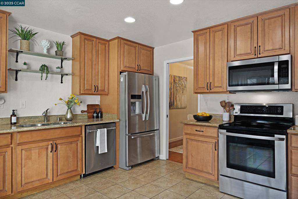 1668 Parkside Dr, Walnut Creek, CA 94597