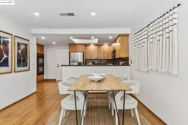 Oakland, CA 94605,43 Turtle Creek St