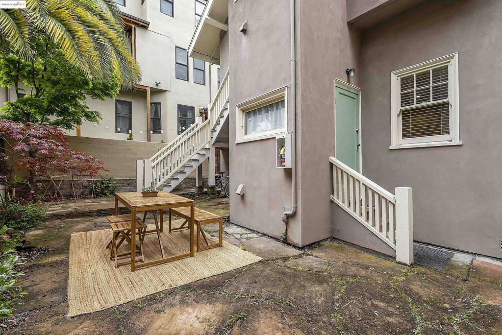 Berkeley, CA 94709,2209 Cedar St