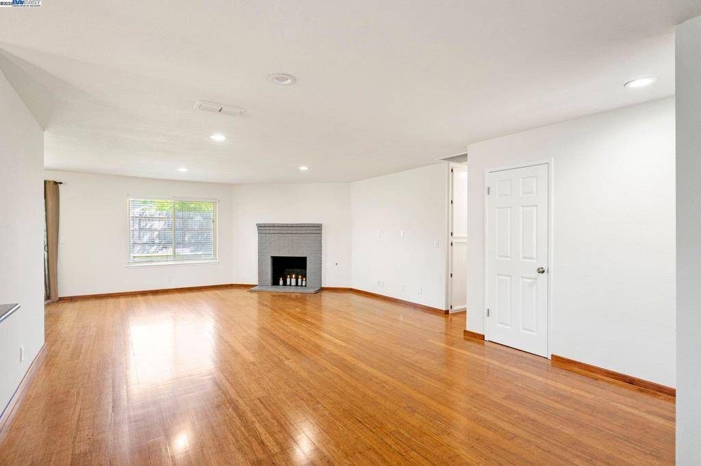 Roseville, CA 95661,1464 W Colonial Pkwy