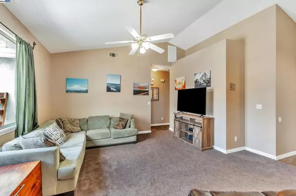 Los Banos, CA 93635,848 La Cresta Ct