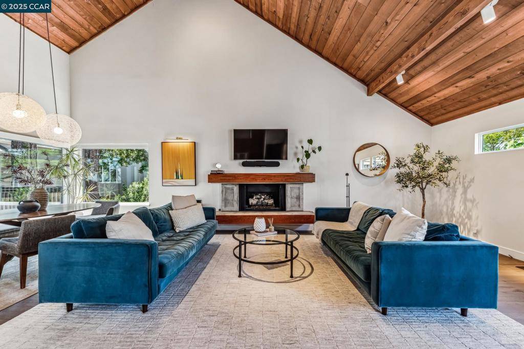 Lafayette, CA 94549,639 Sky Hy Circle